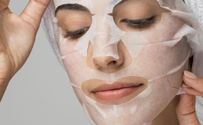 Moteris su Hica kauke